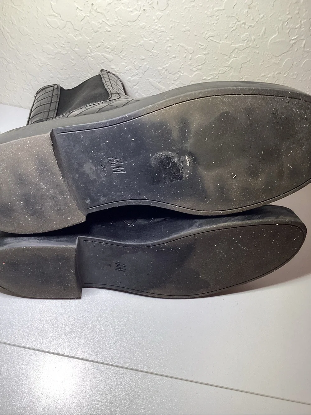 Hollister croc embossed